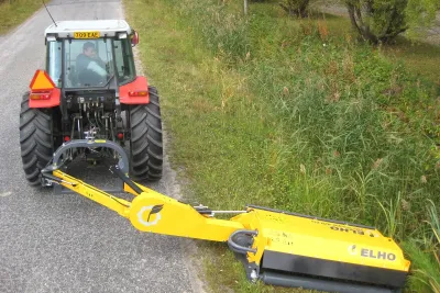 Mulčovače Elho Side Chopper mají stranový dosah přes čtyři metry od středové osy traktoru a rozsah vychýlení 45° směrem dolů a 90° nahoru.