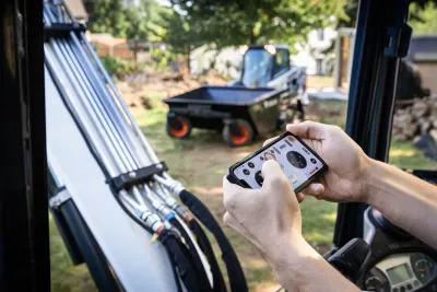 Bobcat MaxControl: Přichází revoluční ovládání nakladačů chytrým telefonem.