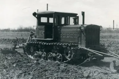 Už v 50. letech v SSSR vyjel na pole traktor s automatickým řízením. Jeho konstruktér své znalosti využil při Černobylské havárii.