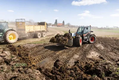 Za volantem teleskopického manipulátoru Bobcat řady R: V mnoha směrech lepší stroj.