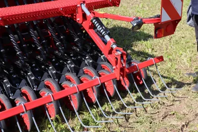 První elektro-mechanický secí stroj Horsch Versa 3 KR stanovuje nové standardy.