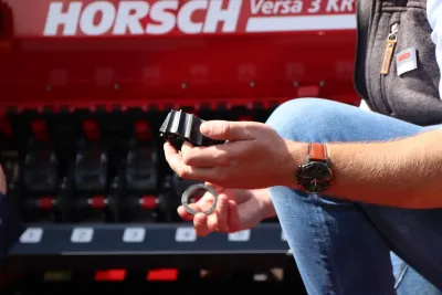 První elektro-mechanický secí stroj Horsch Versa 3 KR stanovuje nové standardy.
