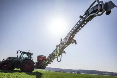 Rauch vrací na trh nesené pneumatické rozmetadlo Rauch Aero 32.1, důvody zaujmou i vás.
