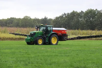 Rauch vrací na trh nesené pneumatické rozmetadlo Rauch Aero 32.1, důvody zaujmou i vás.