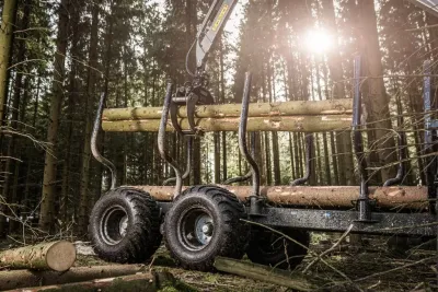 Lesní vyvážecí návěsy Trejon Multiforest na český trh nově dodává společnost P & L, spol. s r.o.