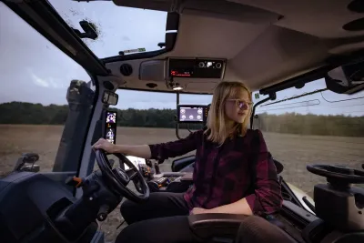 Valtra série Q: Nový traktor pro ty, kteří hledají výkon a inteligentní technologie v rozsahu výkonu 230 až 305 koní