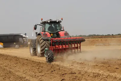 Podmítací pluhy Kverneland Ecomat pro orbu mimo brázdu.