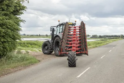 Podmítací pluhy Kverneland Ecomat pro orbu mimo brázdu.
