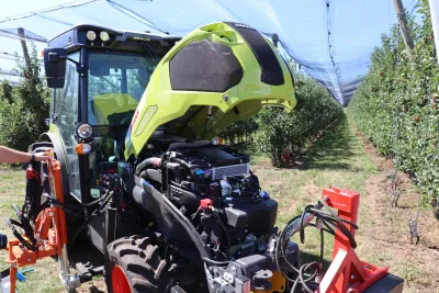 Česká premiéra nového traktoru CLAAS NEXOS proběhla na ovocnářském dni.