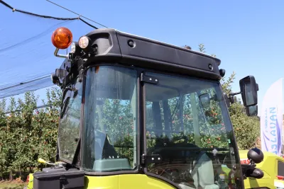 Česká premiéra nového traktoru CLAAS NEXOS proběhla na ovocnářském dni.