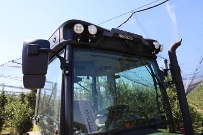 Česká premiéra nového traktoru CLAAS NEXOS proběhla na ovocnářském dni.