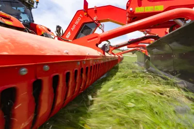 Nový tažený shrnovač SIP AIR 900 T – Krok vpřed v technologii shrnování píce.