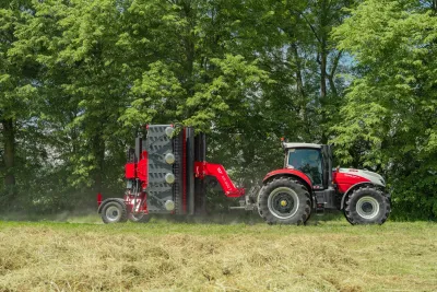 Nový tažený shrnovač SIP AIR 900 T – Krok vpřed v technologii shrnování píce.