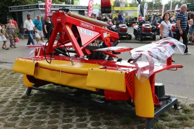 Čelní žací stroj Rozmital SC-301R.