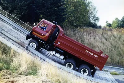 Připomeňte si 40 let od zavedení vozidla Tatra 815 do sériové výroby.