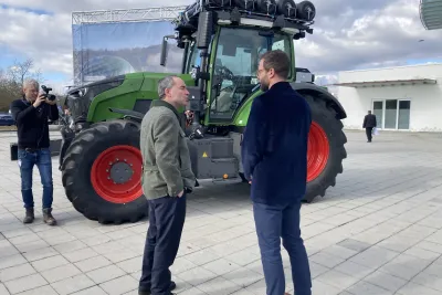 Fendt představil svůj první vodíkový traktor.