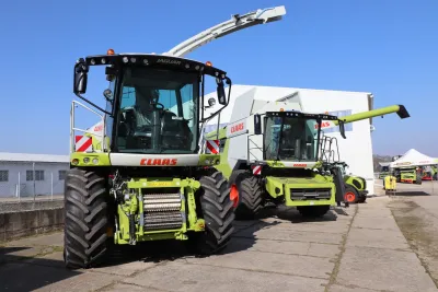 AGRALL v Banticích otevřel brány. Nechyběly novinky a pilot F1 za volantem traktoru.