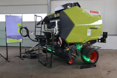 Z techniky Claas ještě představil Jakub Horký nový lis na kulaté balíky Claas Variant 585.