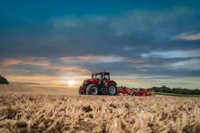 Case IH Optum 340 CVXDrive: nový vlajkový model řady Optum nabízí perfektní poměr výkonu a hmotnosti.