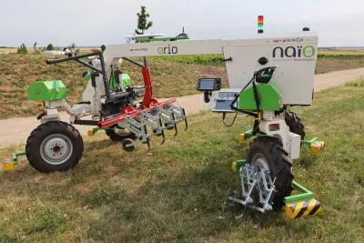 Autonomní roboti NAIO a příslušenství k nim.