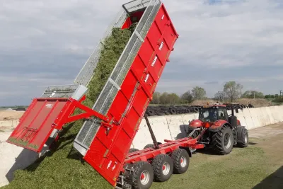 Návěsy ZDT AGRIMEGA jsou samy o sobě charakteristické svou robustní konstrukcí, stabilním podvozkem a vysokou přepravní rychlostí.