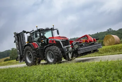 Řada traktorů Massey Ferguson 9S přichází s vylepšeným motorem a převodovkou Dyna-VT.