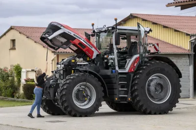 Řada traktorů Massey Ferguson 9S přichází s vylepšeným motorem a převodovkou Dyna-VT.