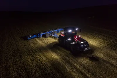 Řada traktorů Massey Ferguson 9S přichází s vylepšeným motorem a převodovkou Dyna-VT.