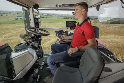 Řada traktorů Massey Ferguson 9S přichází s vylepšeným motorem a převodovkou Dyna-VT.