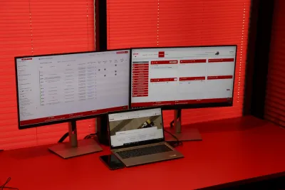 Produktoví odborníci Case IH a Steyr analyzují data, aby vytvořili a neustále vylepšovali algoritmy generující výstrahy, rady pro provoz stroje a užitečné informace pro zákazníka.