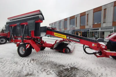 Nový pásový shrnovač Anderson MergePro915 poprvé v Česku. Čím zaujme?