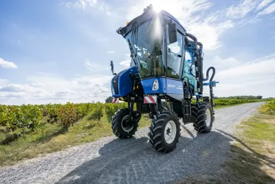 Více pohodlí, kapacity, výkonu a produktivity: nové kompaktní sklízeče hroznů New Holland Braud.