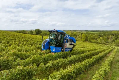 Více pohodlí, kapacity, výkonu a produktivity: nové kompaktní sklízeče hroznů New Holland Braud.