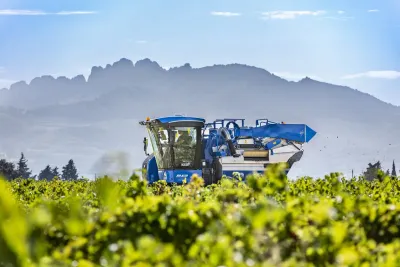 Více pohodlí, kapacity, výkonu a produktivity: nové kompaktní sklízeče hroznů New Holland Braud.
