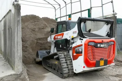 Moderní technologie v praxi: Bobcat T76 jako nepostradatelný partner farmáře.