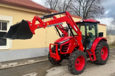 TYM T78 míří do zemědělských provozů, kde zvládne každodenní manipulaci s balíky, krmivem i dalším materiálem.