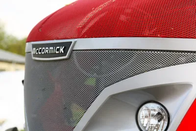 Mccormick x7 670 power plus svetla