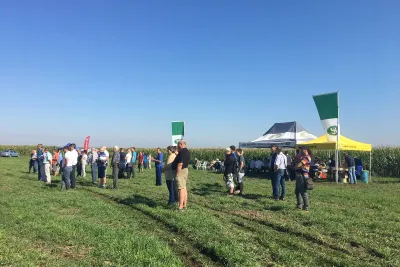 Polní ukázky strojů a den otevřených dveří P & L v Hrubčicích