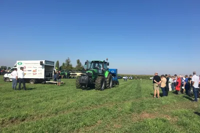 Polní ukázky strojů a den otevřených dveří P & L v Hrubčicích