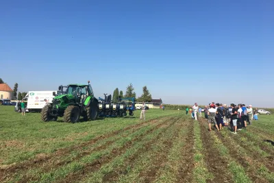 Polní ukázky strojů a den otevřených dveří P & L v Hrubčicích