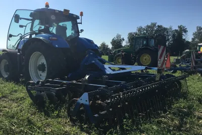 Polní ukázky strojů a den otevřených dveří P & L v Hrubčicích