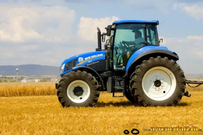 Nově zakoupený New Holland T5.95 Electro Command