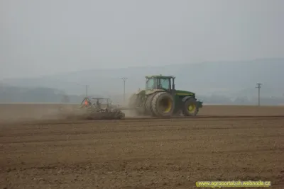 John Deere 8200