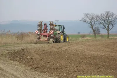 Nově zakoupený John Deere 8320R