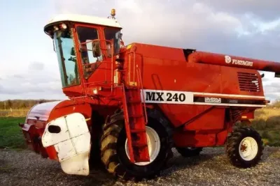 Model MX 240. K základnímu zpracování docházelo již v přední části