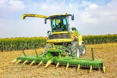 Krone představilo řezačku s unikátní výškově nastavitelnou kabinou! – snímek 7