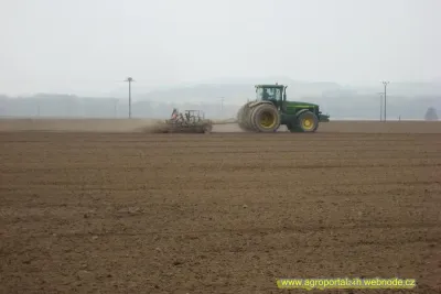John Deere 8200