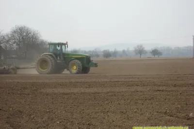 John Deere 8200