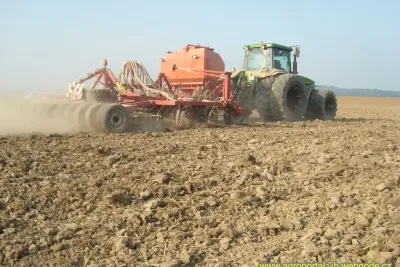 Setí s traktory John Deere 6430 a 8200
