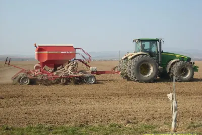 Setí s traktorem John Deere 8230